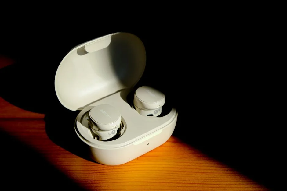 Best Noise Cancelling Headphones for Sleeping: 5 Top Picks